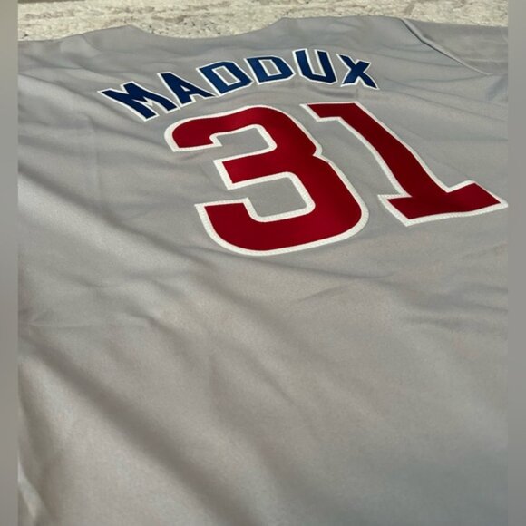 Majestic Authentic Chicago Cubs Greg Maddux #31 Gray Baseball Jersey Men’s Sz: L - Picture 9 of 9